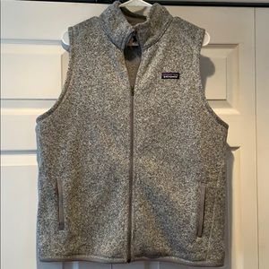 XL Women’s Patagonia better sweater vest in gray.